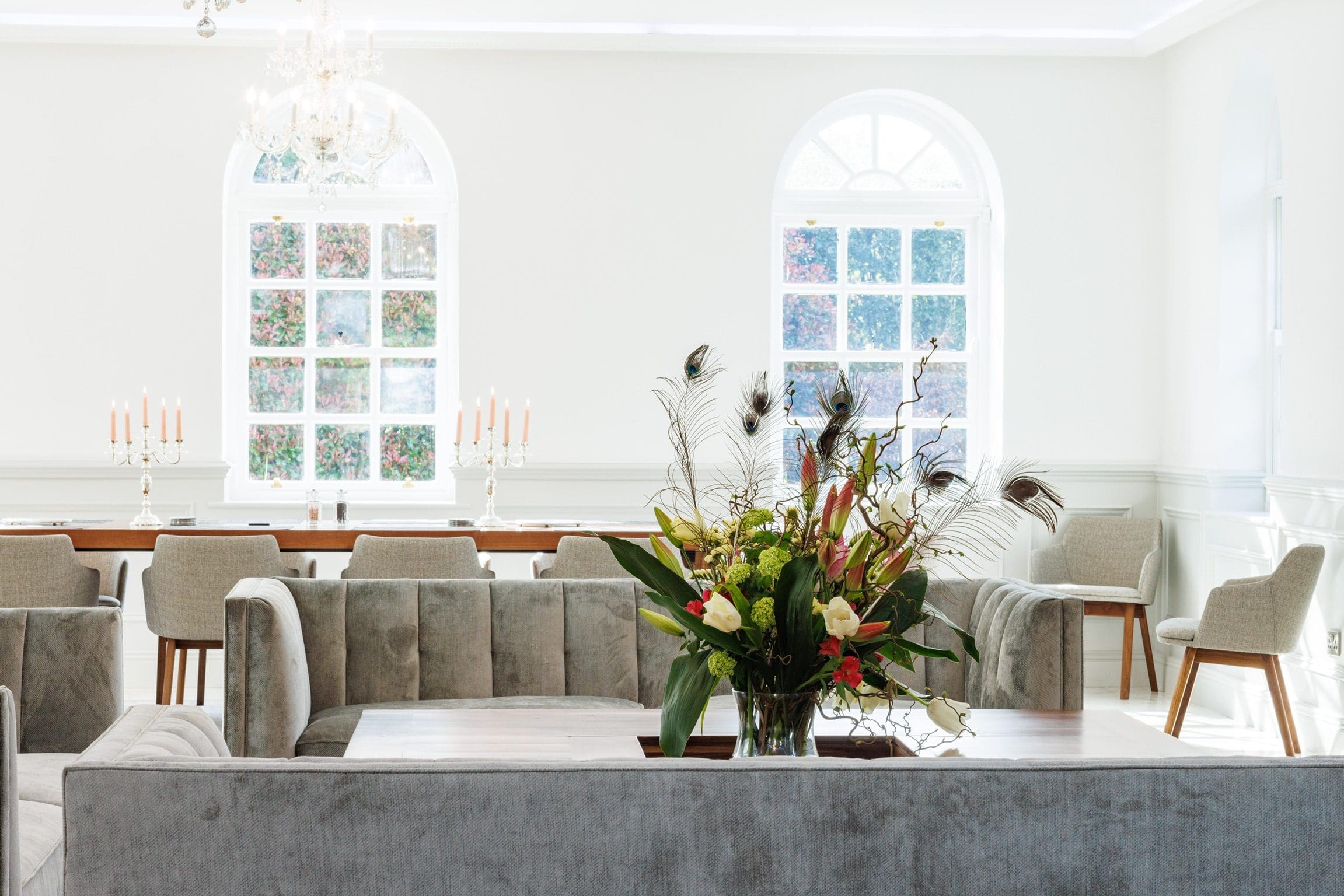 ballroom_seating_area_flowers_rochtaine_mansion_mount_juliet_kilkenny