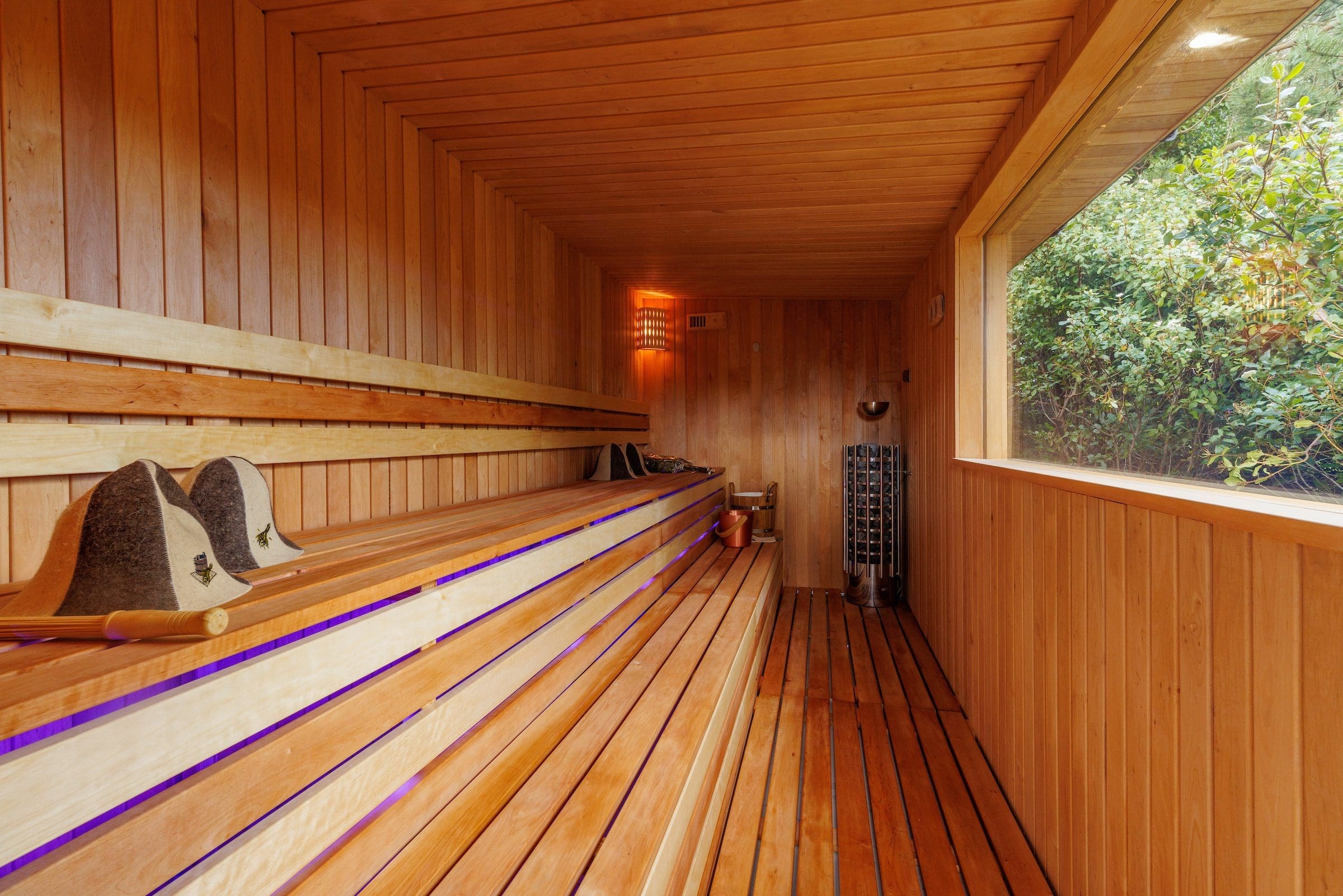 Garden view sauna for 10 people at Rochtaine Mansion.